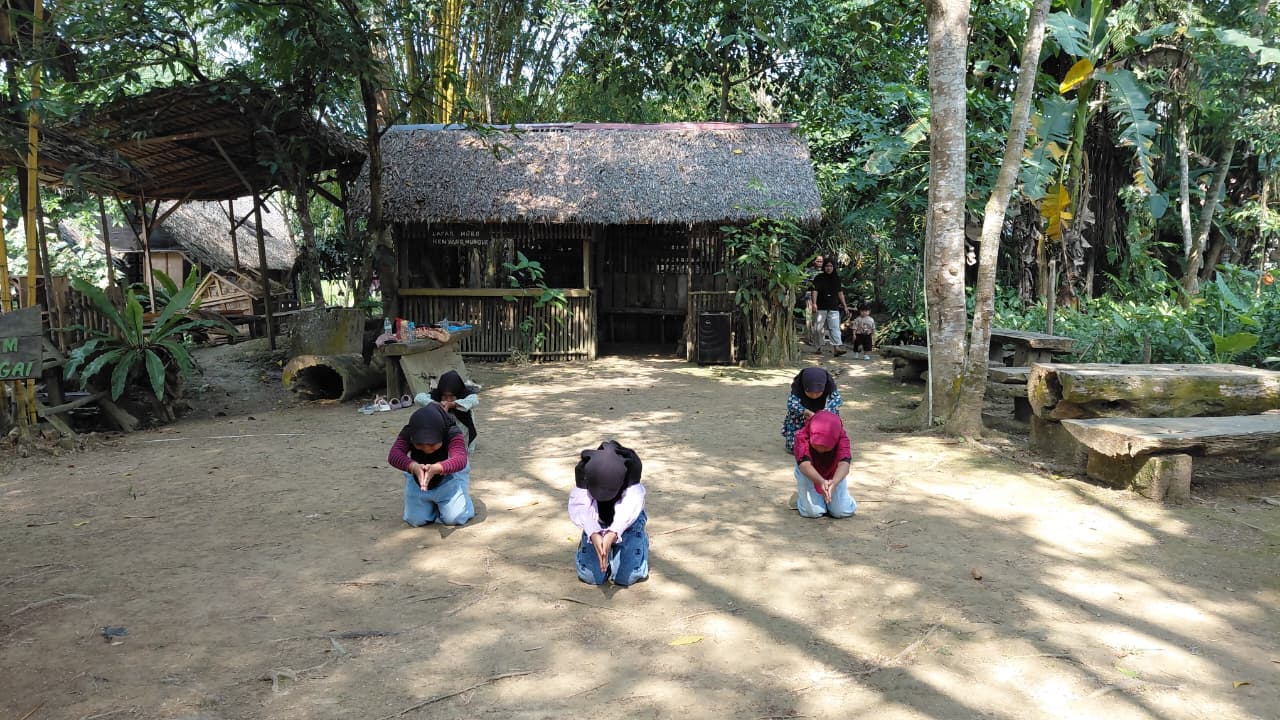 Latihan Rutin Tarian Tradisional Jambi
